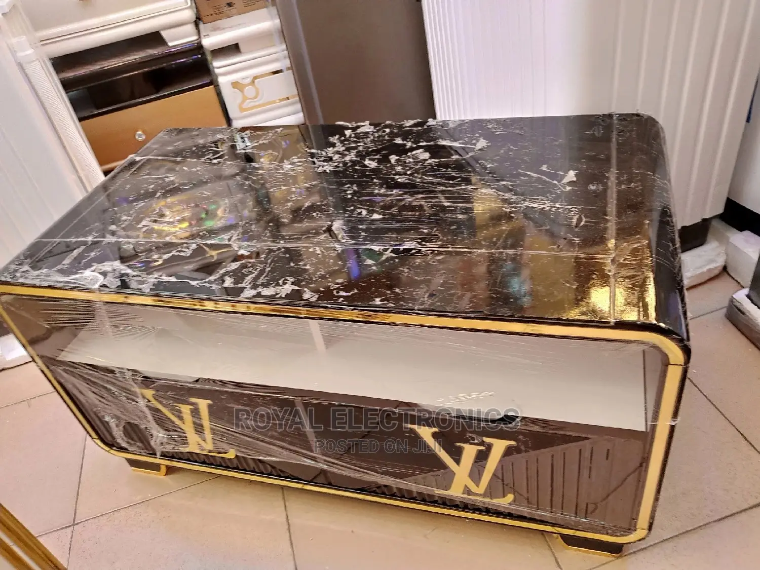 LV Center Table