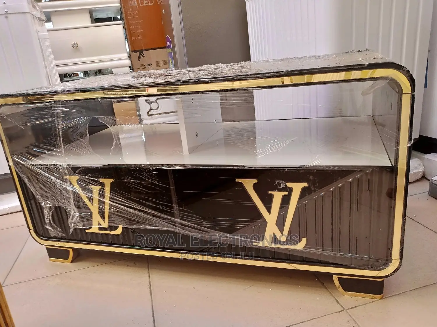LV Center Table
