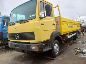 Mercedes Truck 814 Yellow