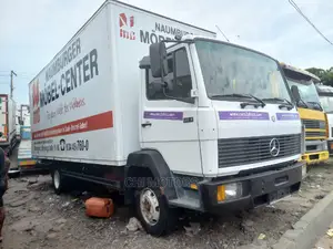 Mercedes Benz Truck 814 2010 White