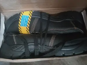 Armstrong Safety Shoe