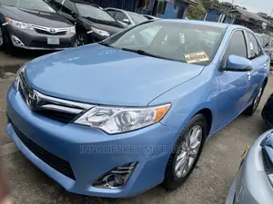 Toyota Camry LE 4dr Sedan (2.5L 4cyl 6A) 2013 Blue