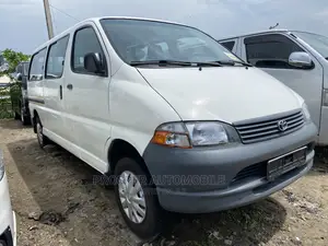 Toyota HiAce 2007 White