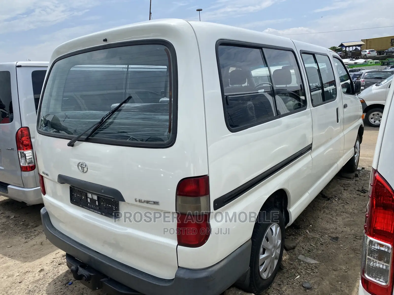 Toyota HiAce 2007 White