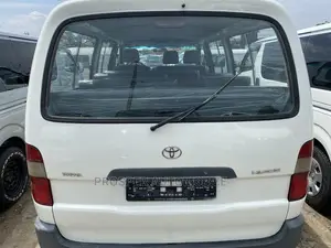 Toyota HiAce 2007 White