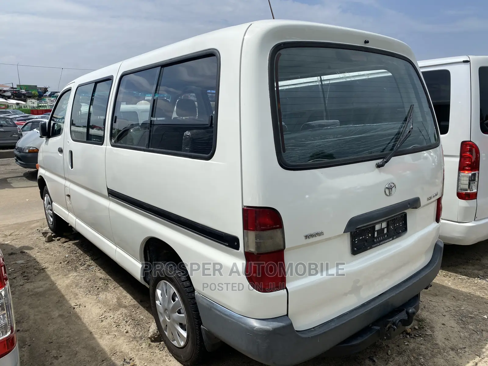 Toyota HiAce 2007 White