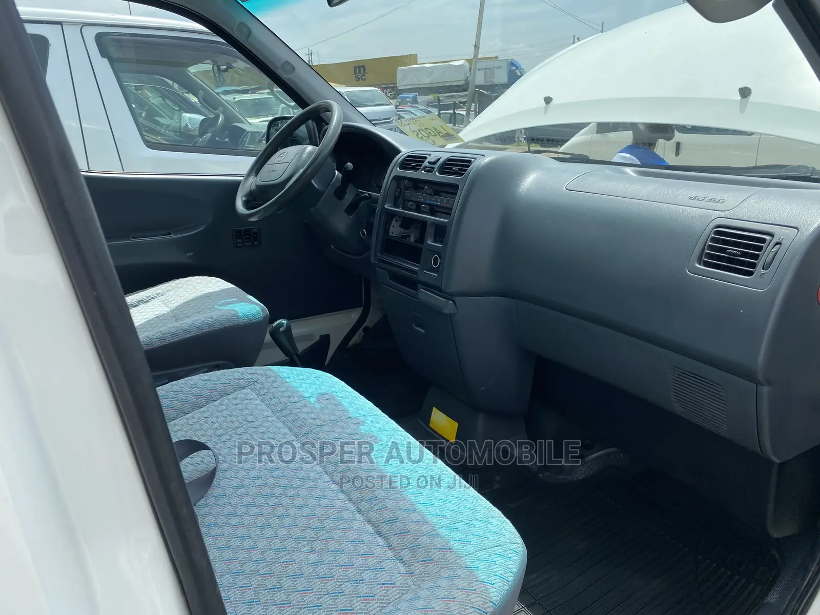 Toyota HiAce 2007 White