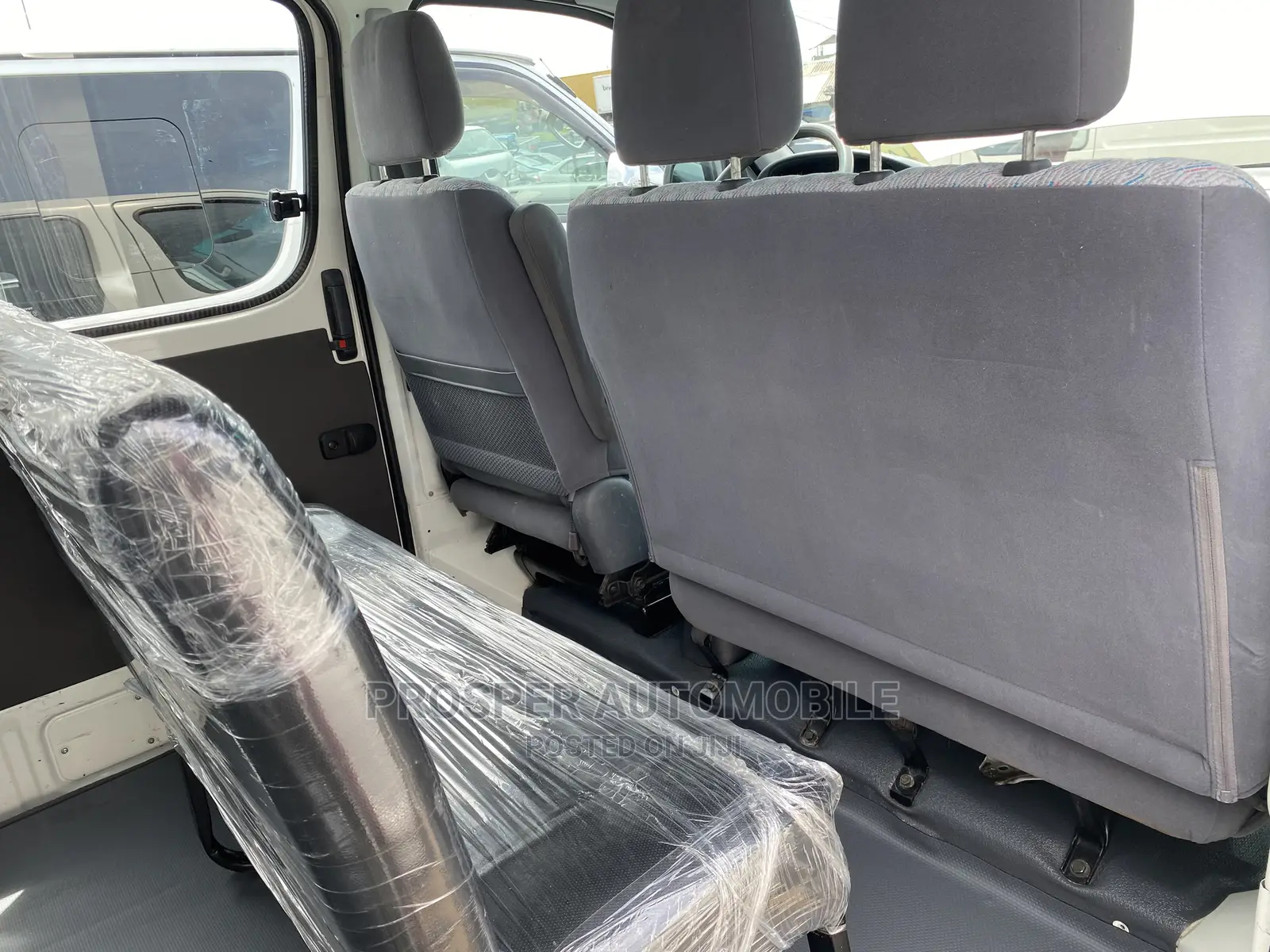 Toyota HiAce 2007 White