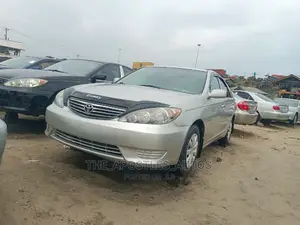 Toyota Camry 2005 Silver