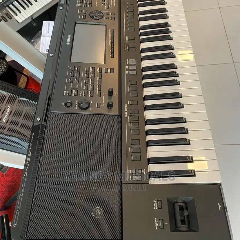Yamaha PSR Sx720 Workstation Synthesizer Keyboard