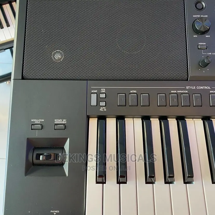 Yamaha PSR Sx720 Workstation Synthesizer Keyboard