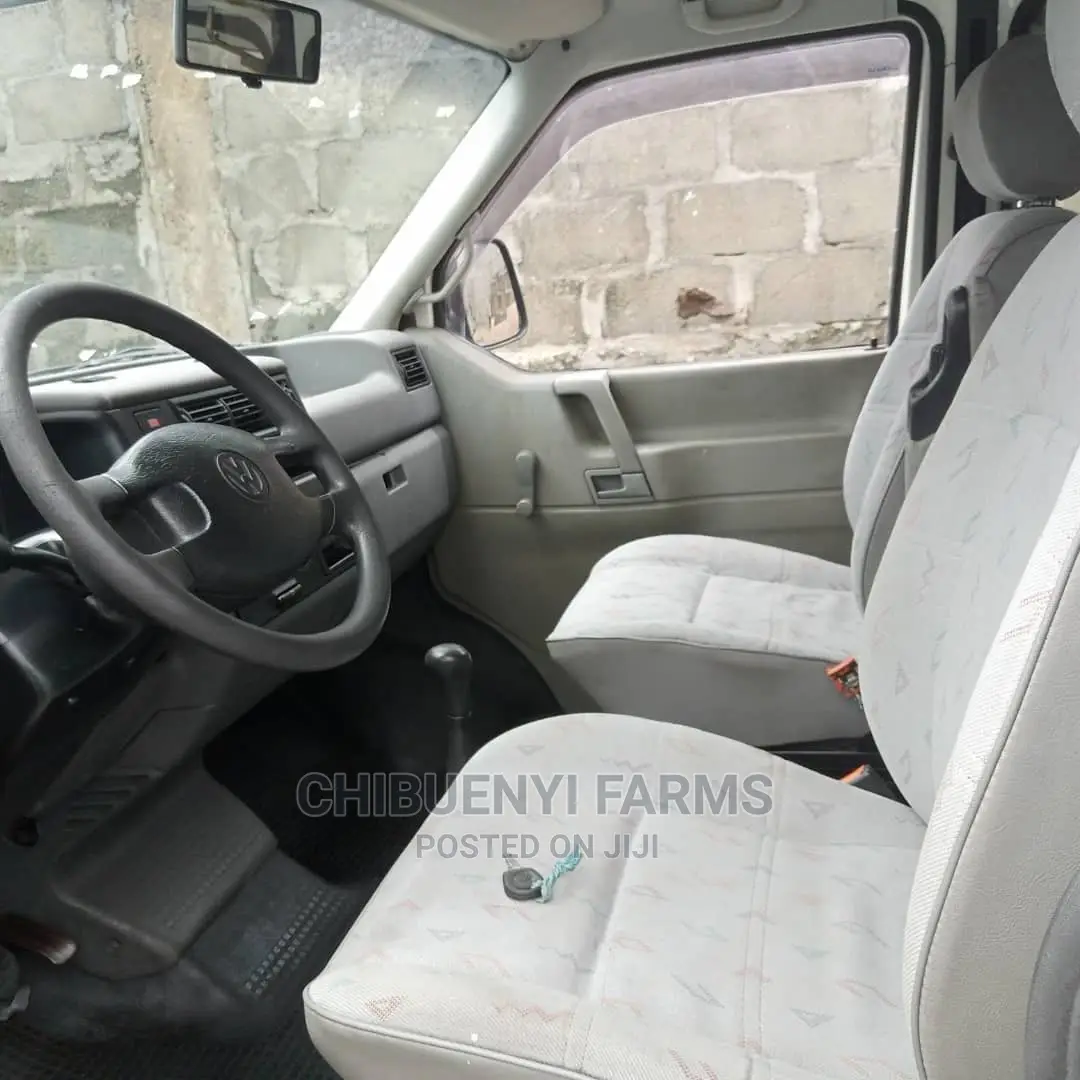 Volkswagen Transporter 2004 White