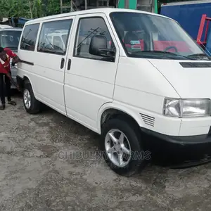 Volkswagen Transporter 2004 White
