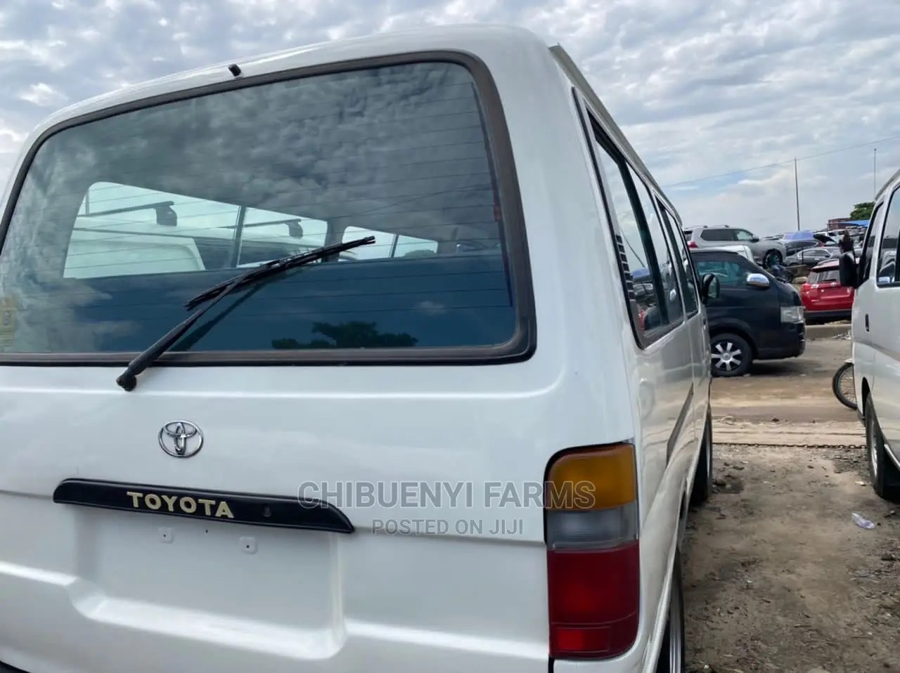 Toyota HiAce 1998 White