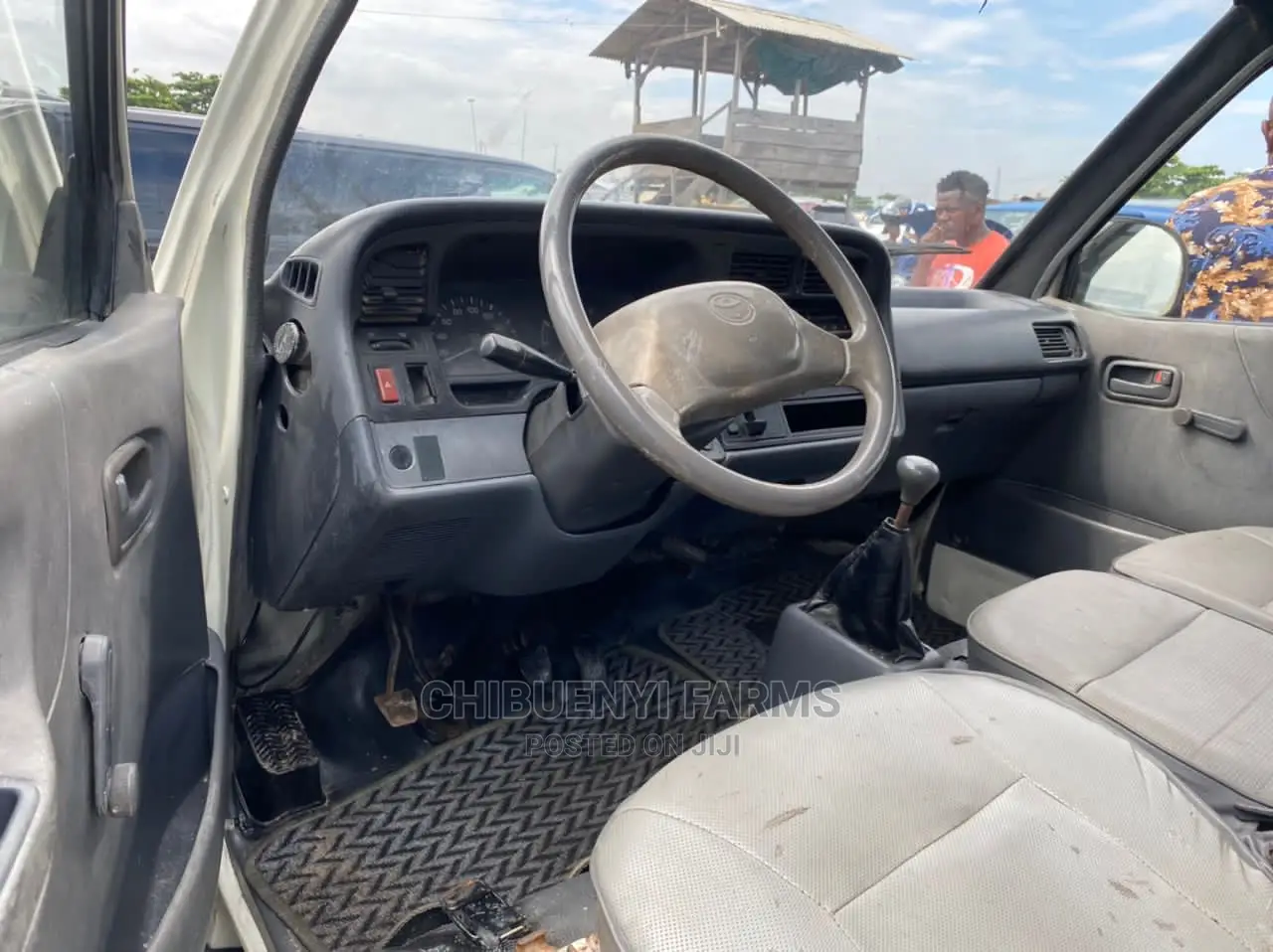 Toyota HiAce 1998 White