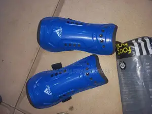 Shinguard Adidas
