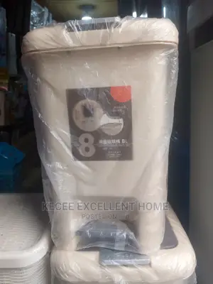 8 Liters Imported Waste Bin Plastic