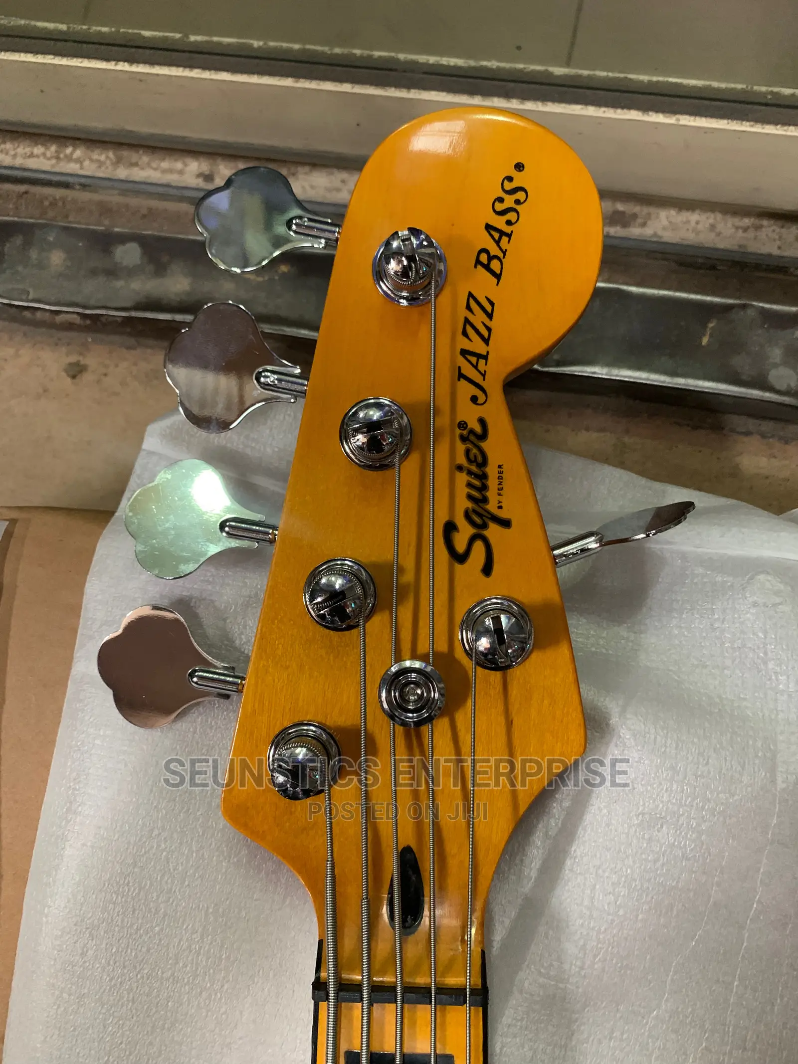 Good Squier by Fender Active Five String Jazz Guitar
