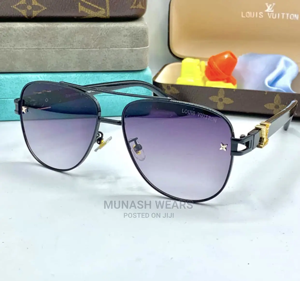 Louis Vuitton Classic Glasses