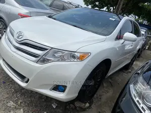 Toyota Venza V6 AWD 2010 White