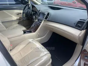 Toyota Venza V6 AWD 2010 White