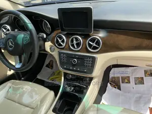 Mercedes-Benz GLA 250 2016 Black