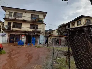 3bdrm Block of Flats in Agbani Road, Enugu for sale