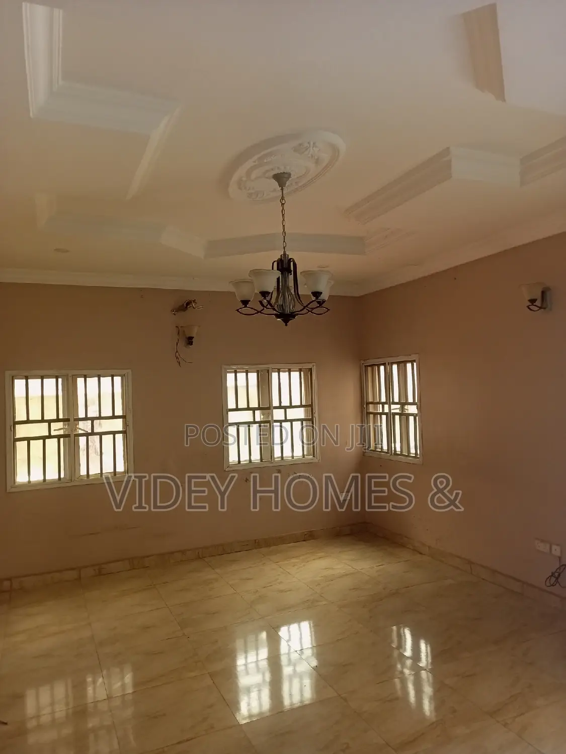 5bdrm Duplex in Vision Court Estate, Apo District for rent