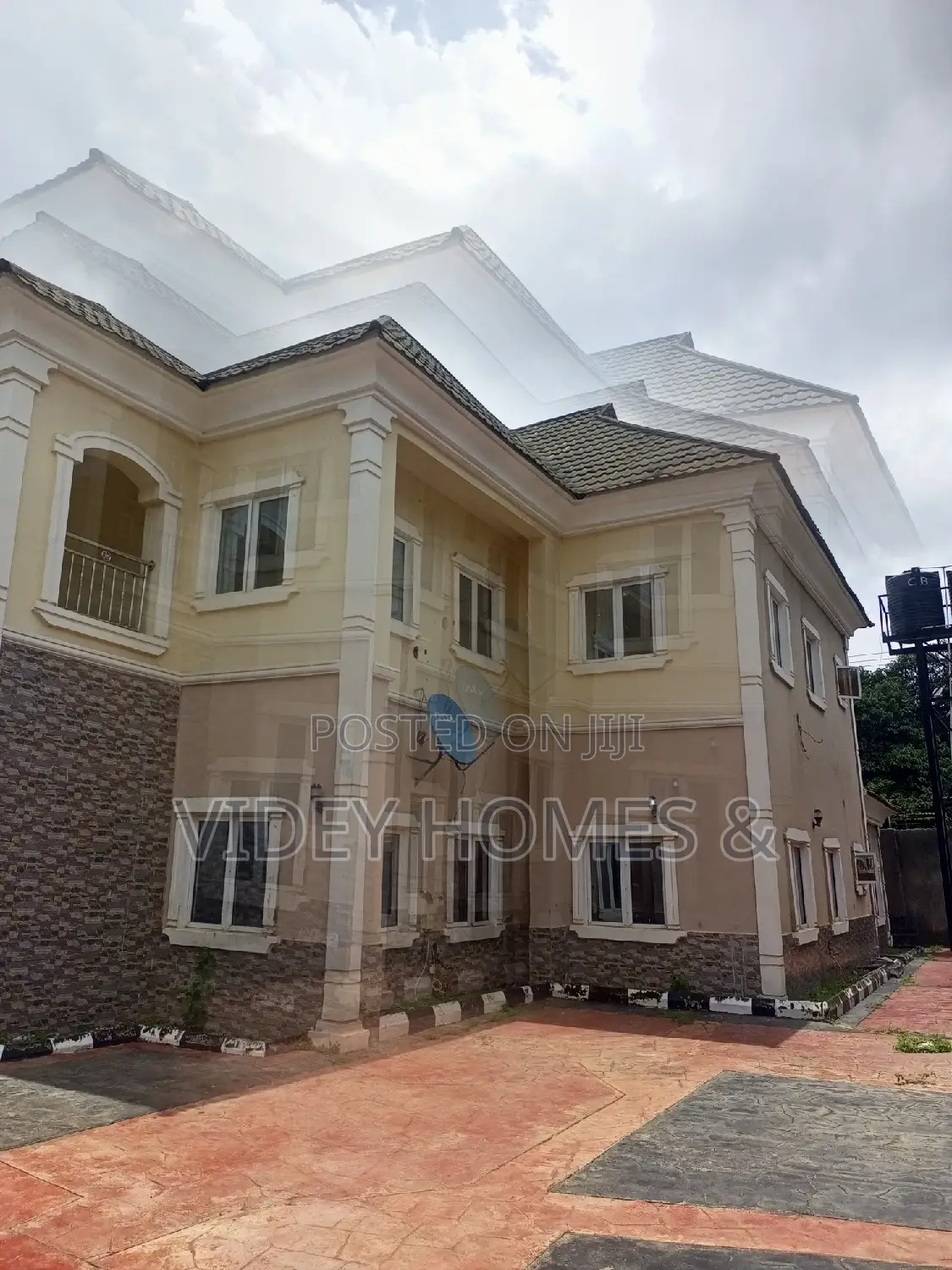5bdrm Duplex in Vision Court Estate, Apo District for rent