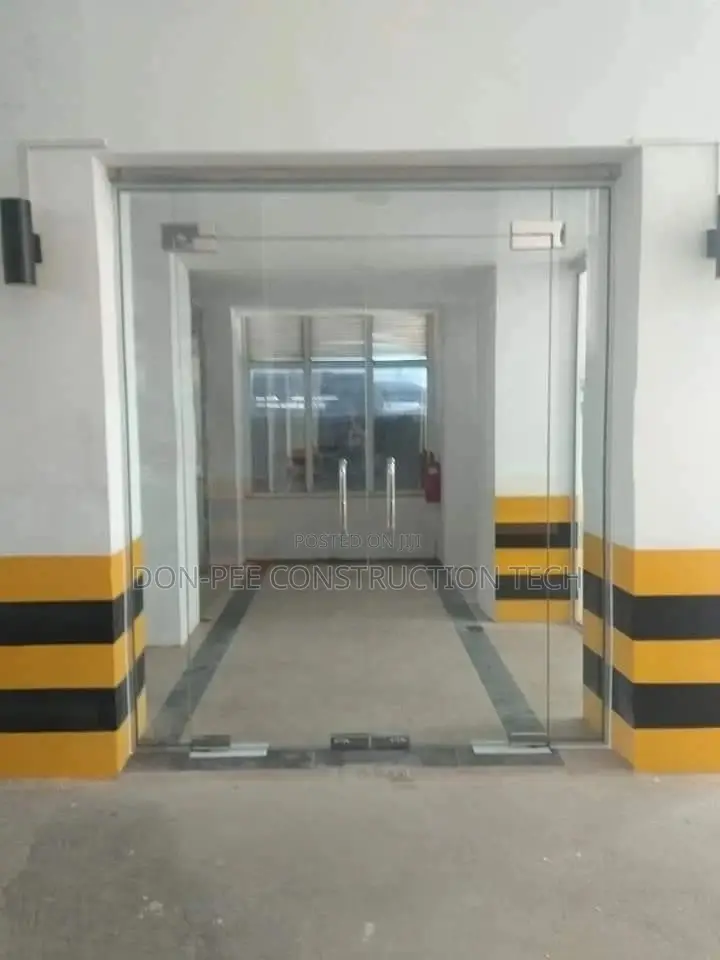 Frameless Glass Doors