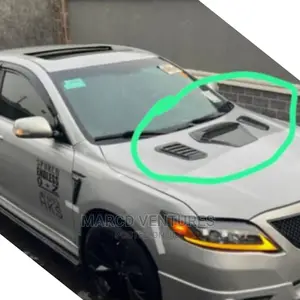 Universal Carbon Fiber Black Bonnet Hood Air Vent
