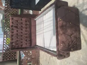 Quality 4.5by6 Upholstery Padded Bed Frame With One Footrest