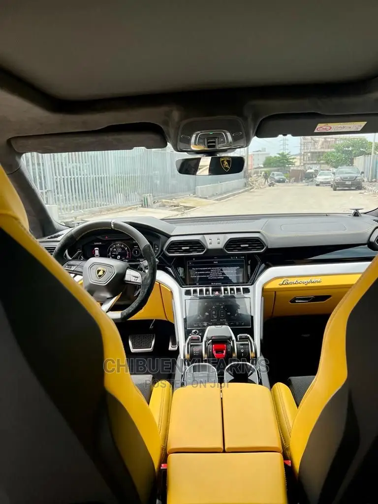 New Lamborghini Urus 2022 Black