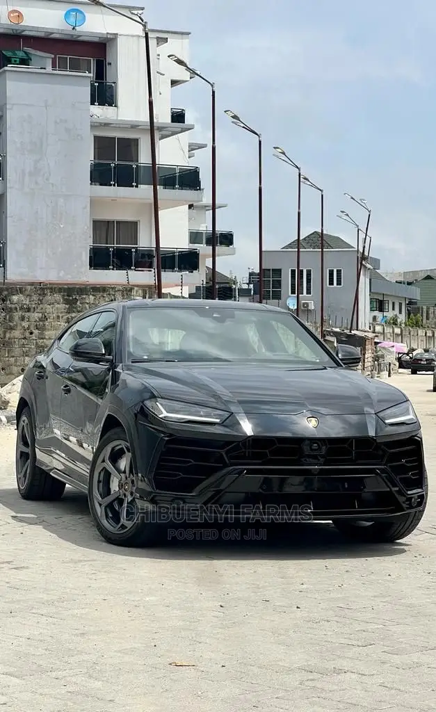New Lamborghini Urus 2022 Black