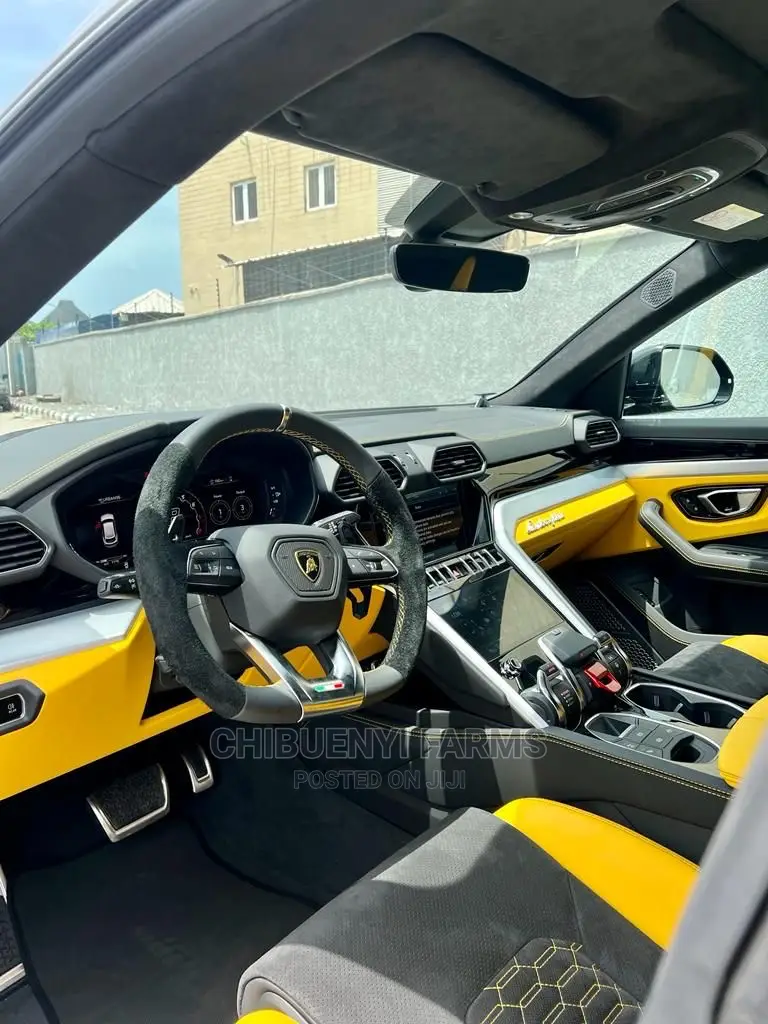 New Lamborghini Urus 2022 Black