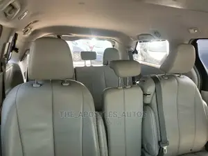 Toyota Sienna Limited FWD 7-Passenger 2013 Gray
