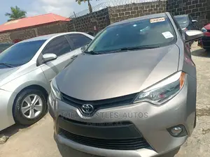 Toyota Corolla 2016 Gold