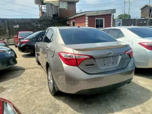Toyota Corolla 2016 Gold