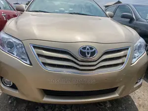 Toyota Camry 2010 Gold