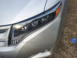 Toyota Venza (3 Torch Headlamp)