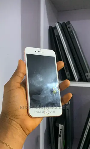 Photo - Apple iPhone 7 32 GB Pink