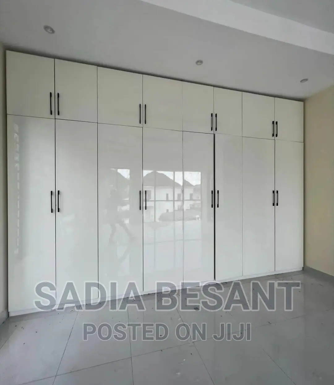 Exquiste Wardrobe Design
