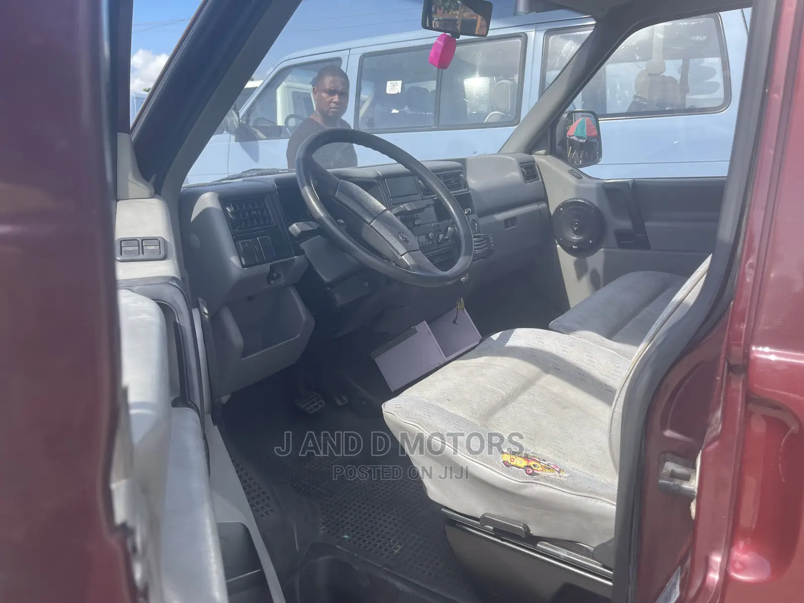 Volkswagen Transporter 2000 Red