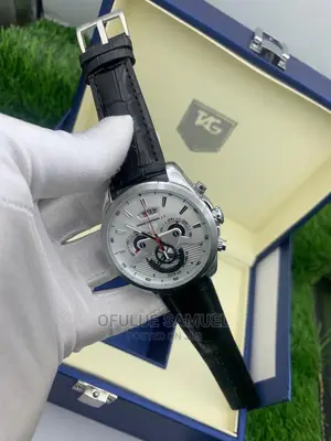 Carera Leather Wristwatch