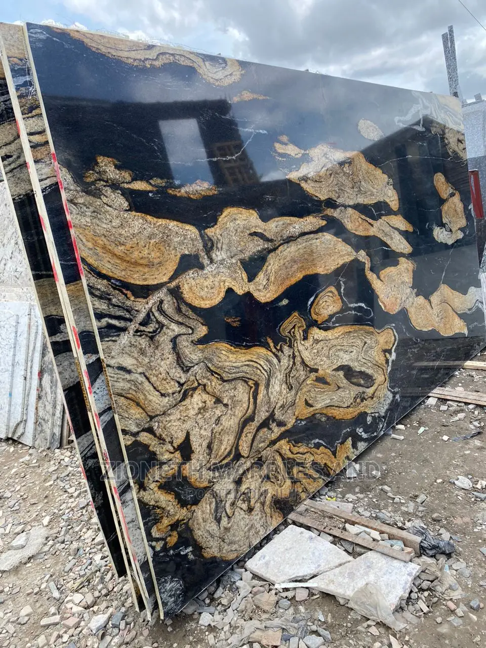 Italian Titanium Gold Granite/Marble Slab