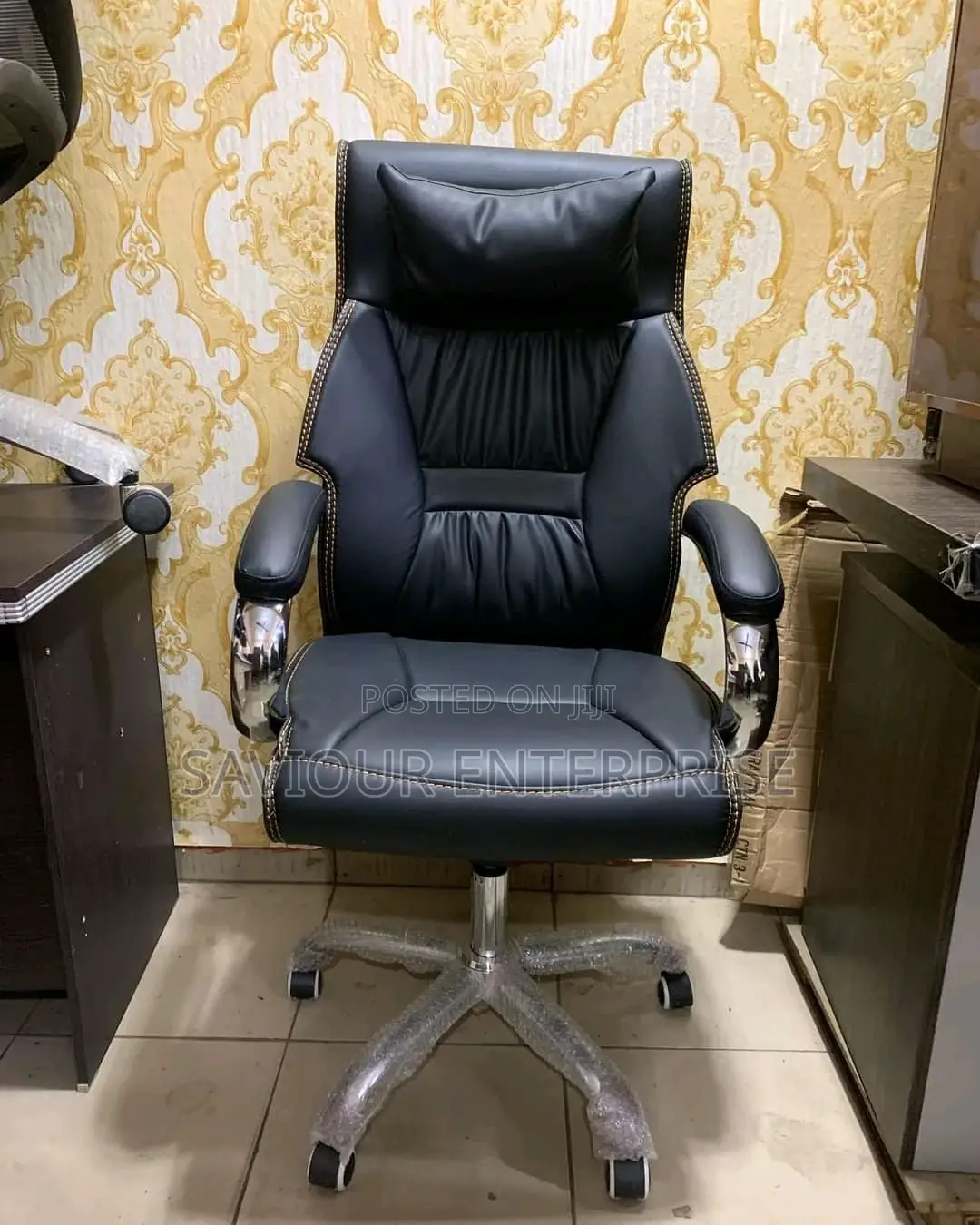Executive High Back Executive Swivel Leather Office Chairs.