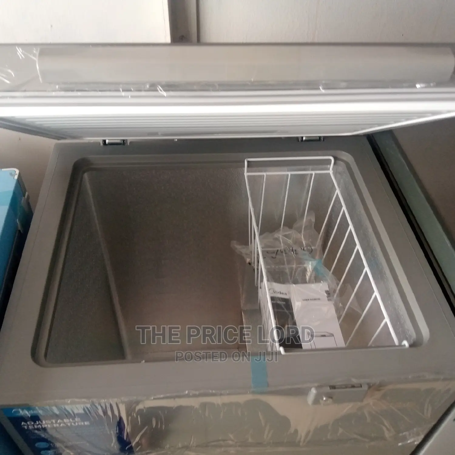 Midea Freezer Hs186. 146litres
