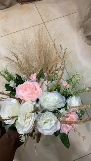 Bouquet Flowers for Bridals Bridal Trains