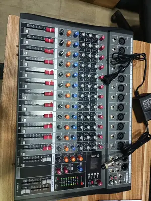 Yamaha Mixer 12 Channels