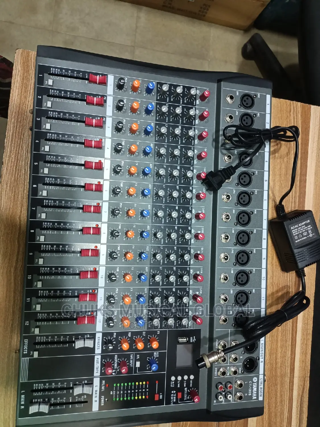 Yamaha Mixer 12 Channels